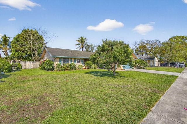 132 Parkwood Drive, Royal Palm Beach, FL 33411