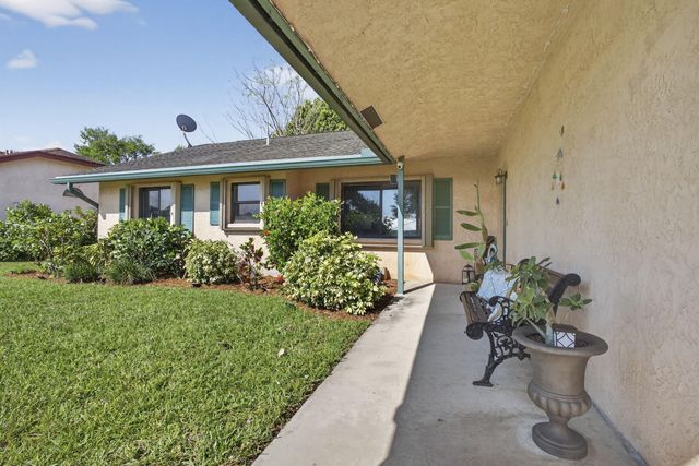 132 Parkwood Drive, Royal Palm Beach, FL 33411