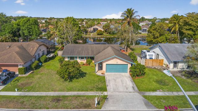 132 Parkwood Drive, Royal Palm Beach, FL 33411