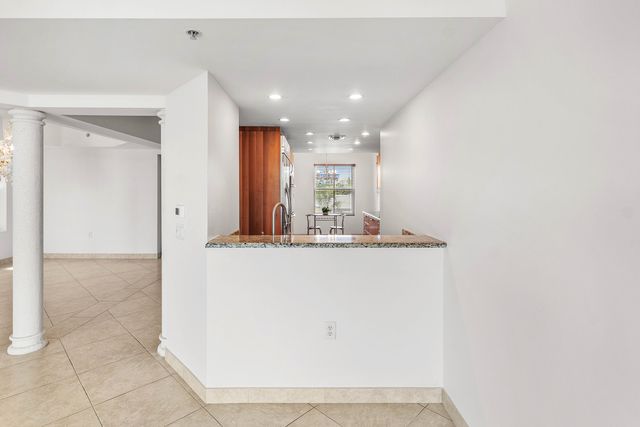 2051 SE 3rd Street 307, Deerfield Beach, FL 33441