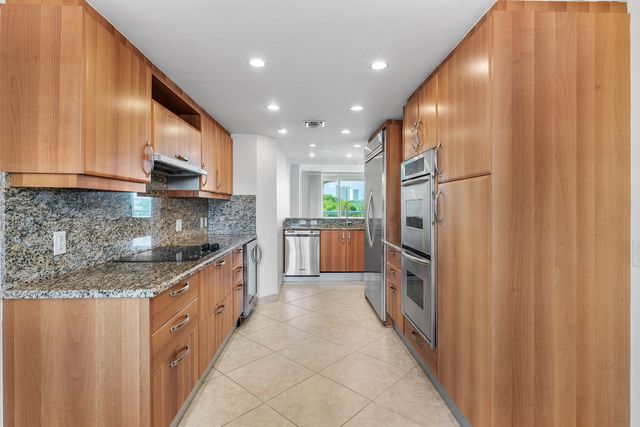 2051 SE 3rd Street 307, Deerfield Beach, FL 33441
