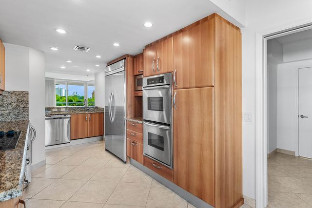 2051 SE 3rd Street 307, Deerfield Beach, FL 33441
