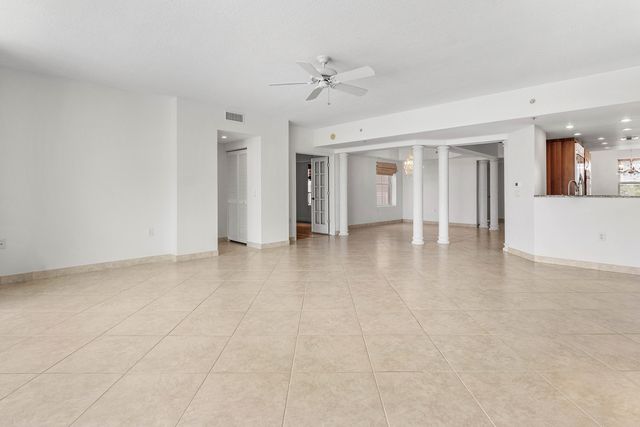 2051 SE 3rd Street 307, Deerfield Beach, FL 33441