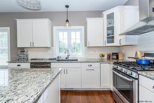 91 Lakepointe Way, Stillwater, NY 12866