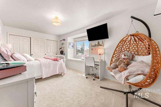 1865 E Sendero Ln, Boise, ID 83712