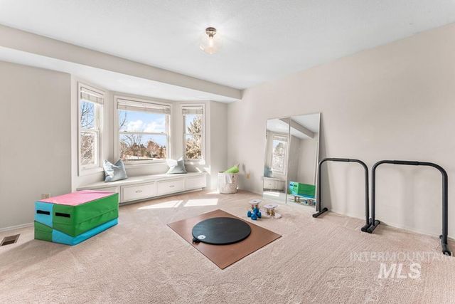 1865 E Sendero Ln, Boise, ID 83712