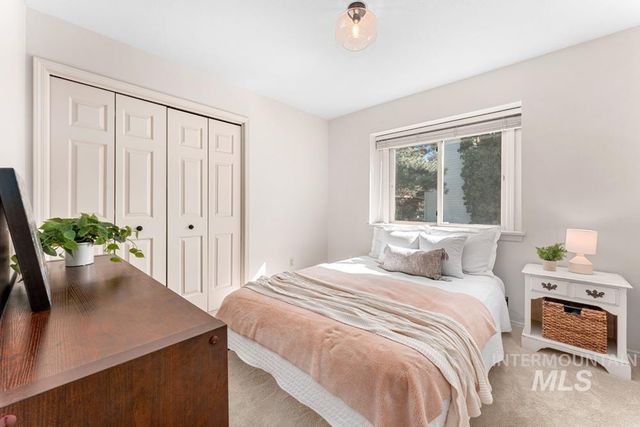 1865 E Sendero Ln, Boise, ID 83712