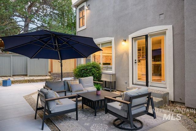 1865 E Sendero Ln, Boise, ID 83712