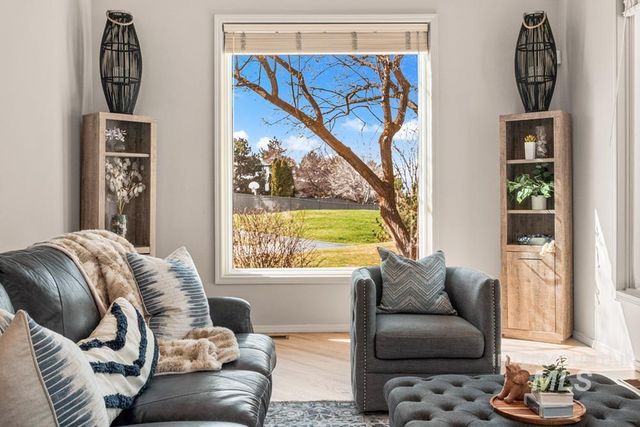 1865 E Sendero Ln, Boise, ID 83712