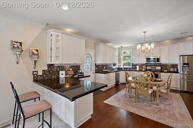 3422 Kilmer Drive, Troy, MI 48083