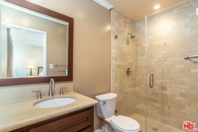 937 18th Street 2, Santa Monica, CA 90403