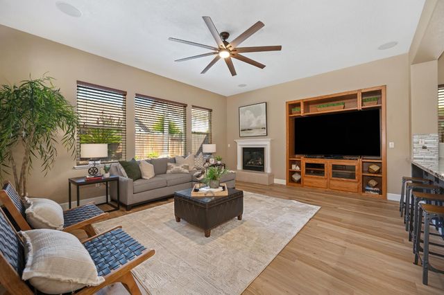 5408 Rowser Way, Elk Grove, CA 95757