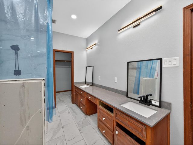 222 Indiana RD, Lockhart, TX 78644