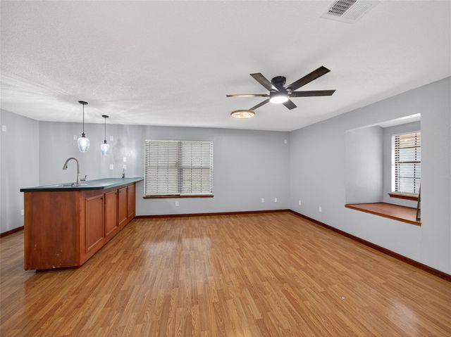 222 Indiana RD, Lockhart, TX 78644