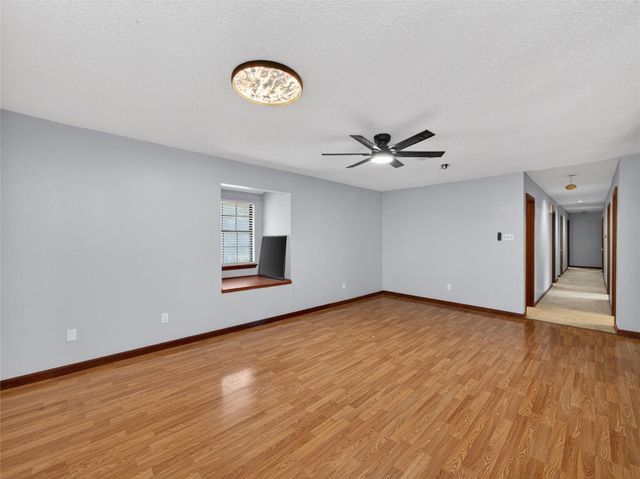 222 Indiana RD, Lockhart, TX 78644