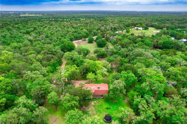 222 Indiana RD, Lockhart, TX 78644