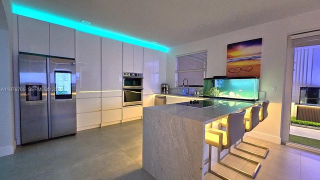 17070 SW 91st St, Miami, FL 33196