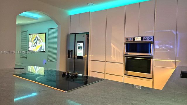 17070 SW 91st St, Miami, FL 33196