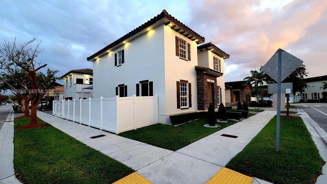 17070 SW 91st St, Miami, FL 33196