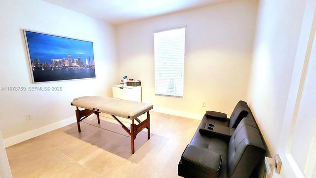 17070 SW 91st St, Miami, FL 33196