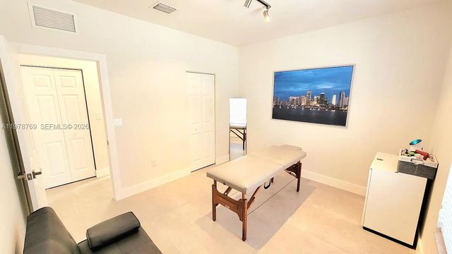 17070 SW 91st St, Miami, FL 33196