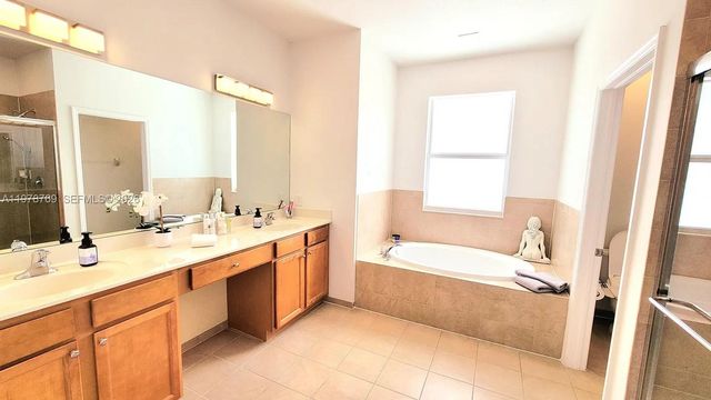 17070 SW 91st St, Miami, FL 33196