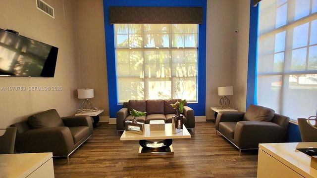 17070 SW 91st St, Miami, FL 33196