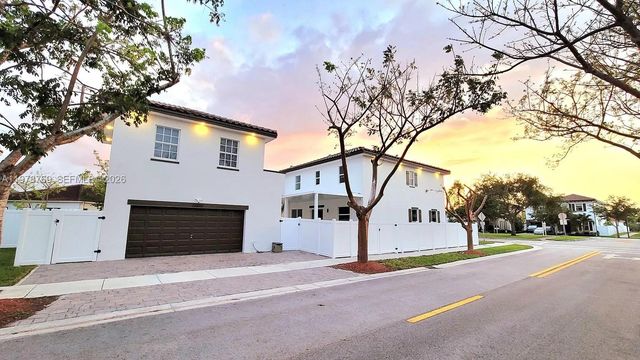 17070 SW 91st St, Miami, FL 33196