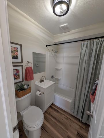 2716 Roosevelt Avenue, Elkhart, IN 46517