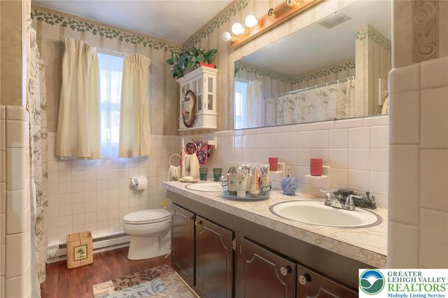 81 Locust Avenue, Other Pa Counties, PA 17033