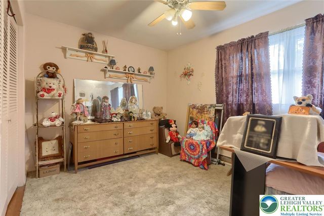81 Locust Avenue, Other Pa Counties, PA 17033