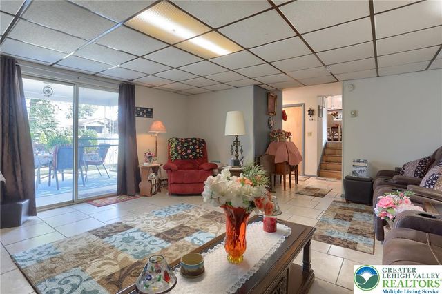 81 Locust Avenue, Other Pa Counties, PA 17033