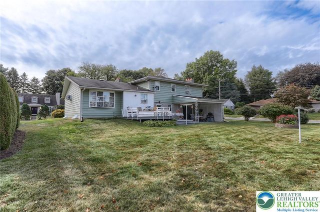 81 Locust Avenue, Other Pa Counties, PA 17033