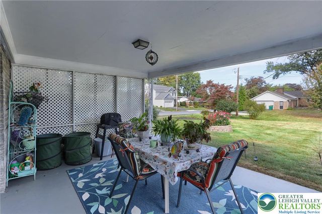 81 Locust Avenue, Other Pa Counties, PA 17033