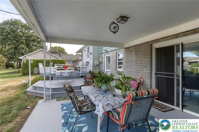 81 Locust Avenue, Other Pa Counties, PA 17033