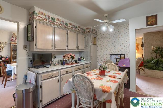 81 Locust Avenue, Other Pa Counties, PA 17033