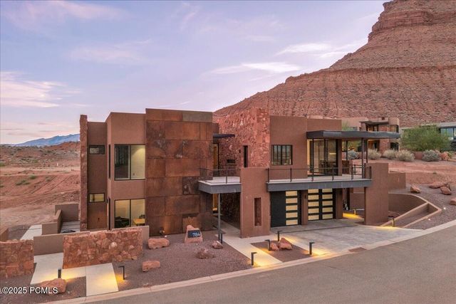 784 N Sanctuary Place, Ivins, UT 84738