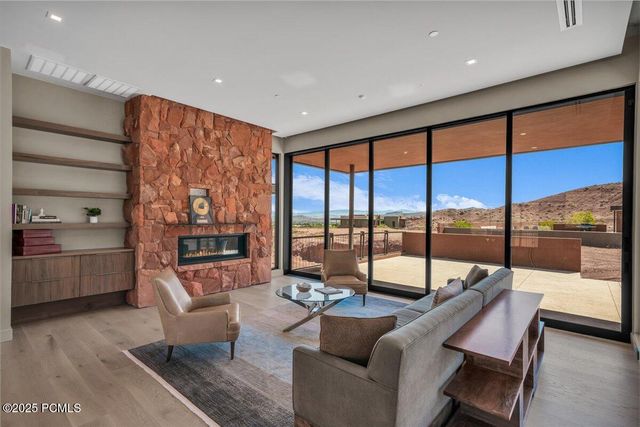 784 N Sanctuary Place, Ivins, UT 84738