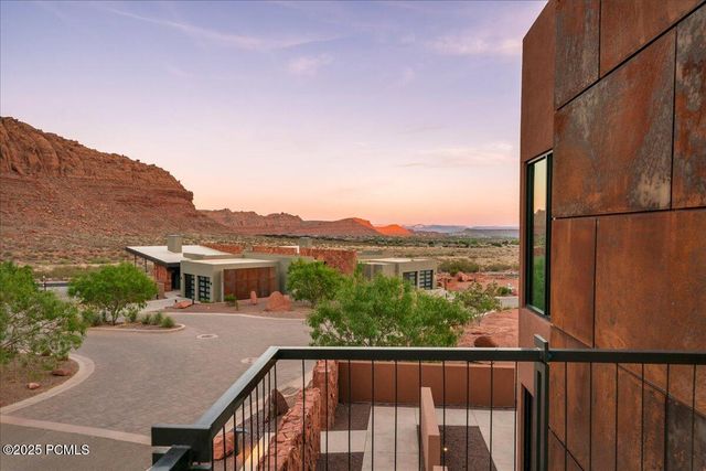 784 N Sanctuary Place, Ivins, UT 84738