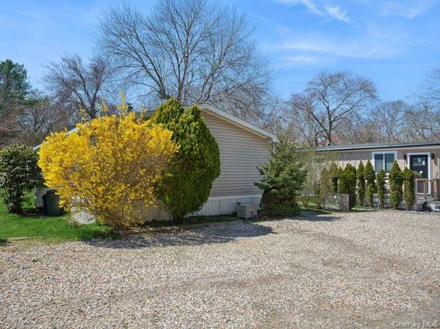 337 Three Mile Harbo 10, East Hampton, NY 11937