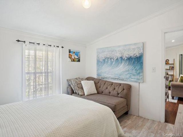 337 Three Mile Harbo 10, East Hampton, NY 11937