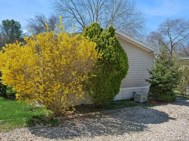 337 Three Mile Harbo 10, East Hampton, NY 11937