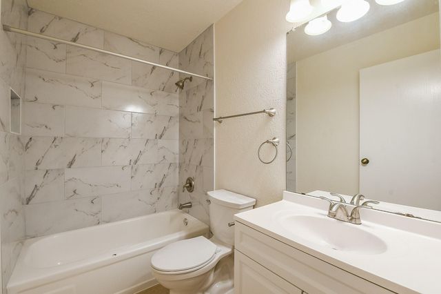 26 Yewleaf Road, The Woodlands, TX 77381