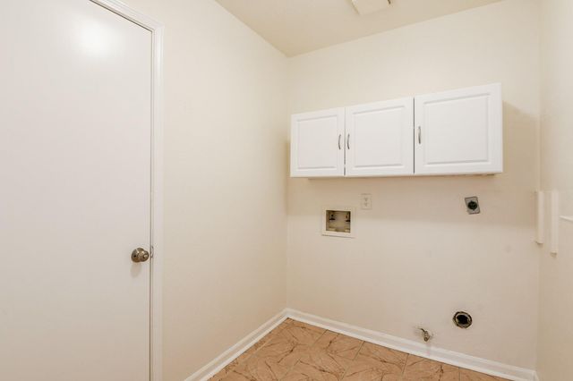 26 Yewleaf Road, The Woodlands, TX 77381