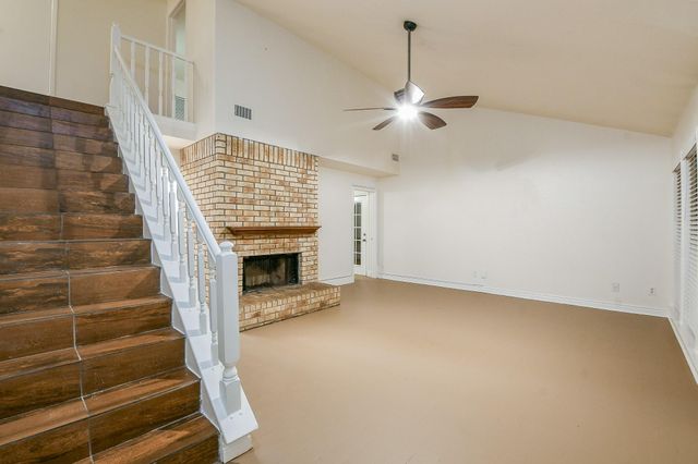 26 Yewleaf Road, The Woodlands, TX 77381