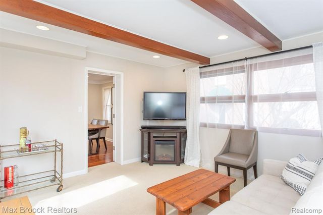 26434 Wyoming Road, Huntington Woods, MI 48070