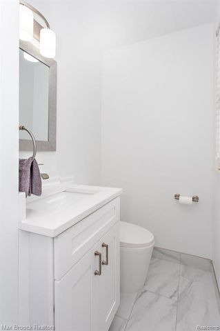 26434 Wyoming Road, Huntington Woods, MI 48070