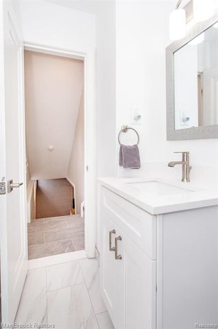 26434 Wyoming Road, Huntington Woods, MI 48070