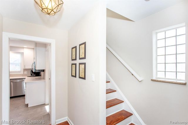 26434 Wyoming Road, Huntington Woods, MI 48070