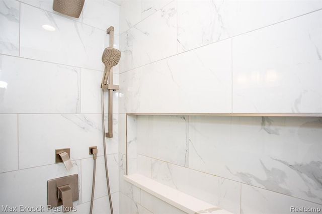 26434 Wyoming Road, Huntington Woods, MI 48070